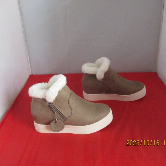 J/SLIDES KARLEE Waterproof Faux Suede Bootie $155 - US Size 6 - Taupe - 1388 - Picture 1 of 11